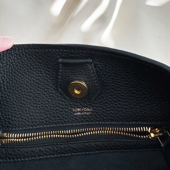 Tom Ford "Sedgwick" Tote in Black Pebbled Leather - Picture 11 of 17